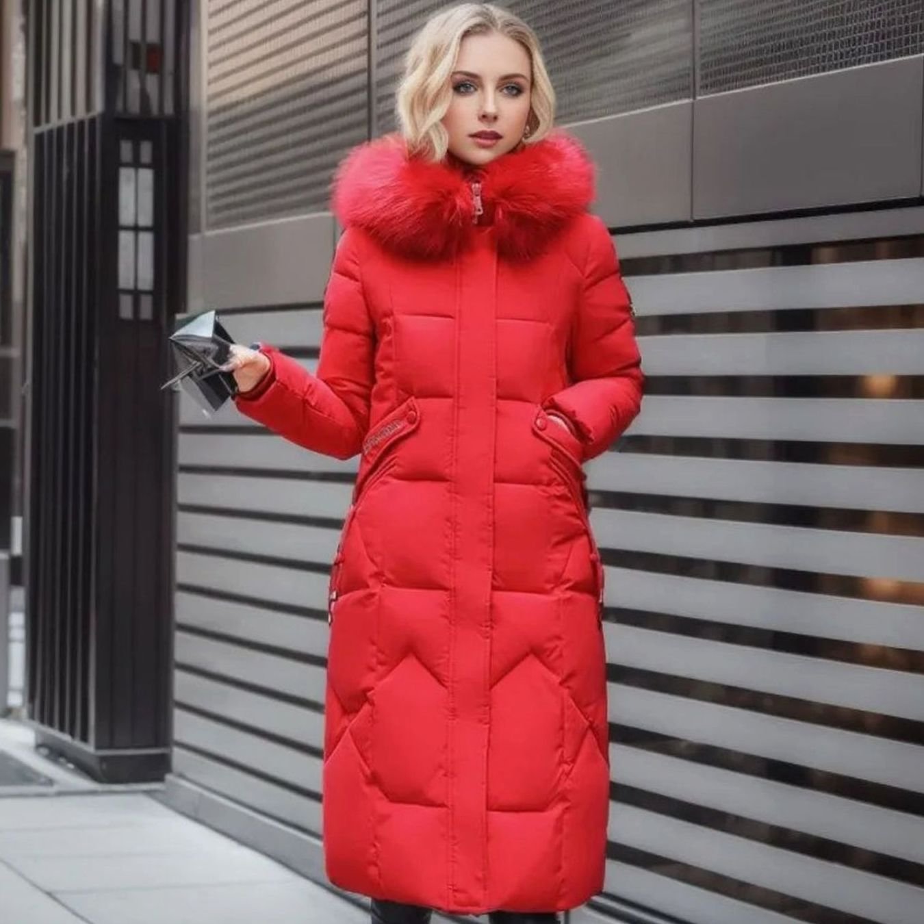 Manteau matelassé long à capuche pour femme, bordé de fourrure