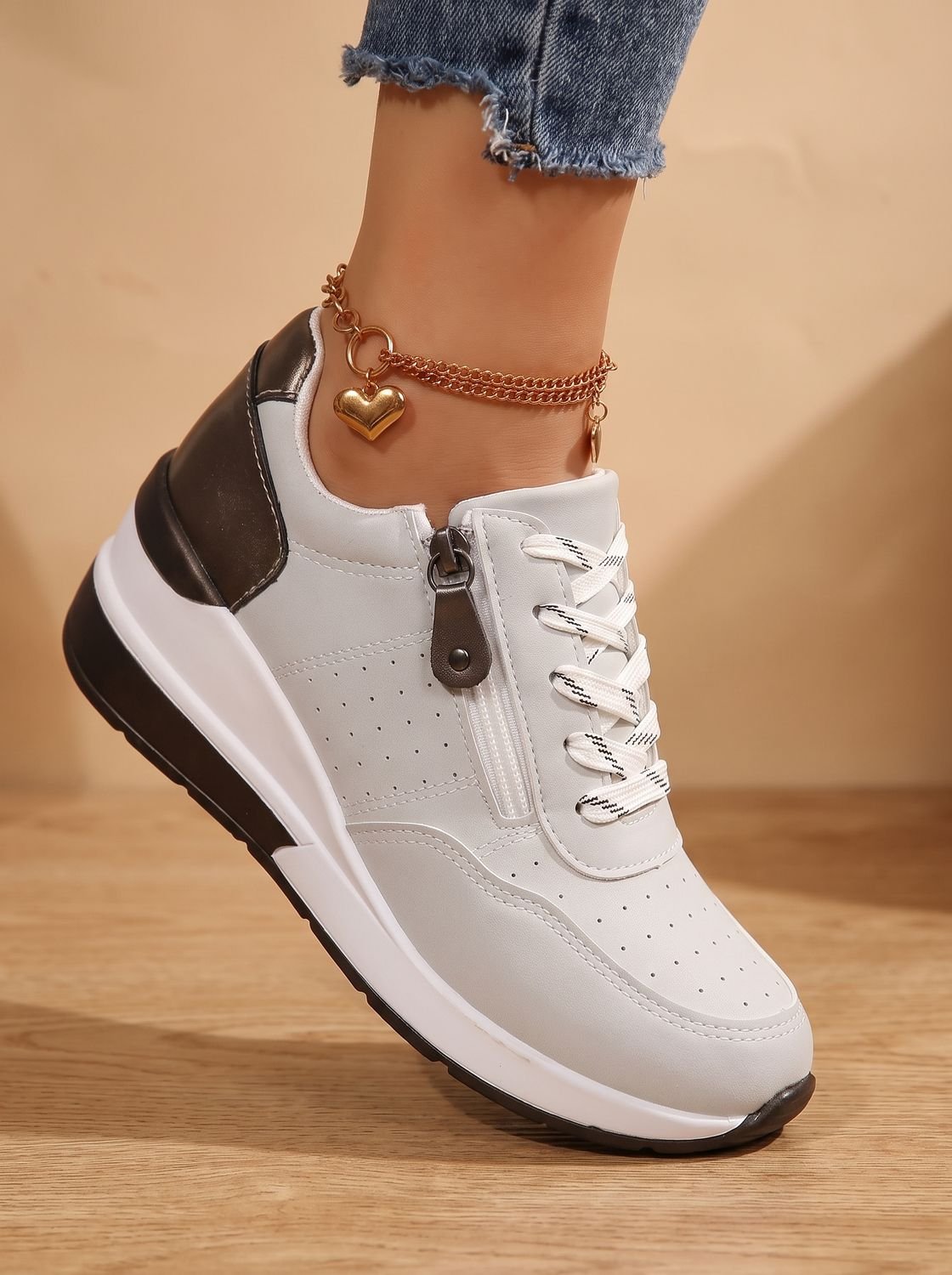 Baskets de marche orthopédiques à lacets et talon compensé pour femme