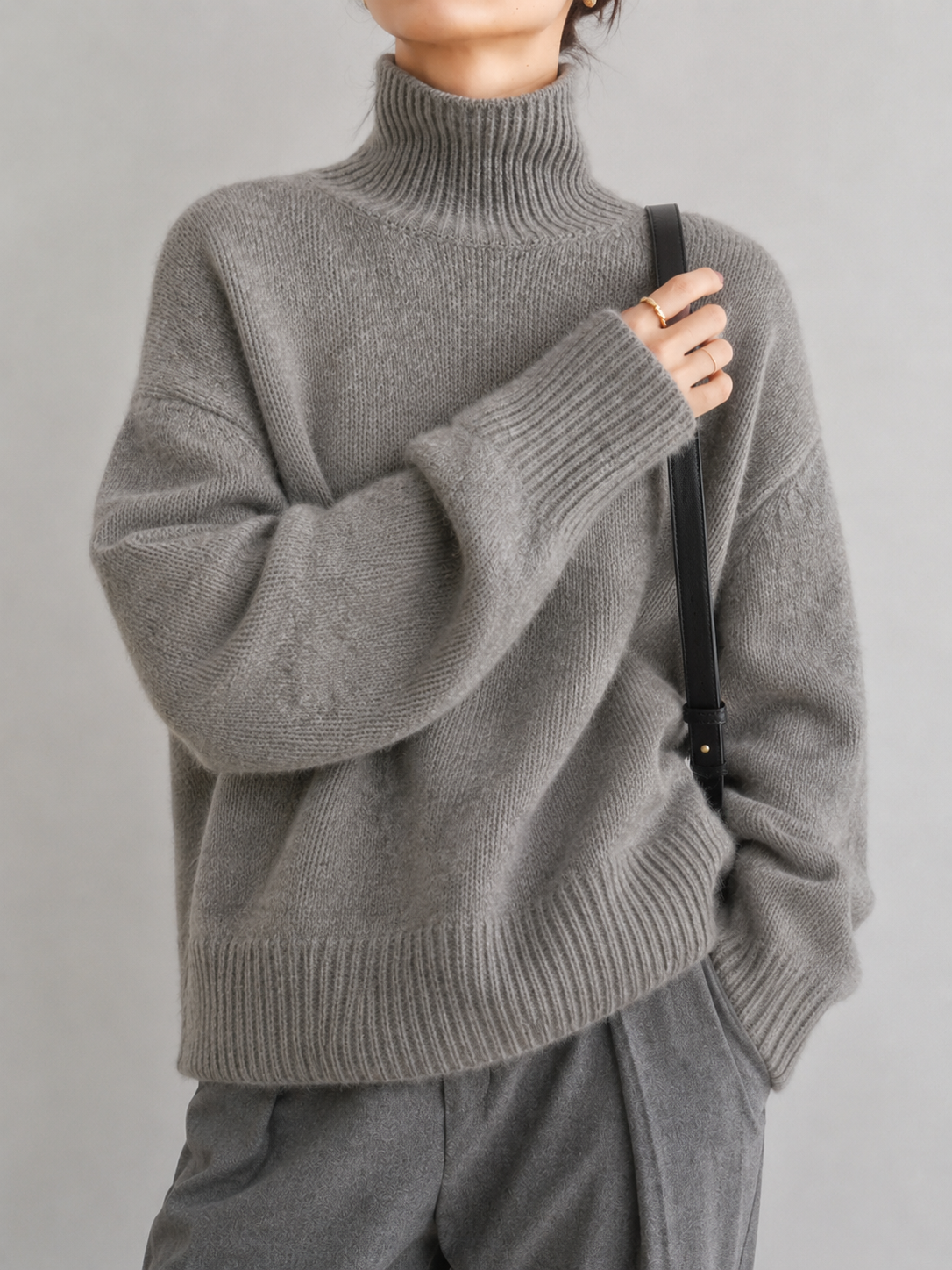 Pull oversize doux en maille et cachemire à col roulé, avec poignets côtelés, pour femme