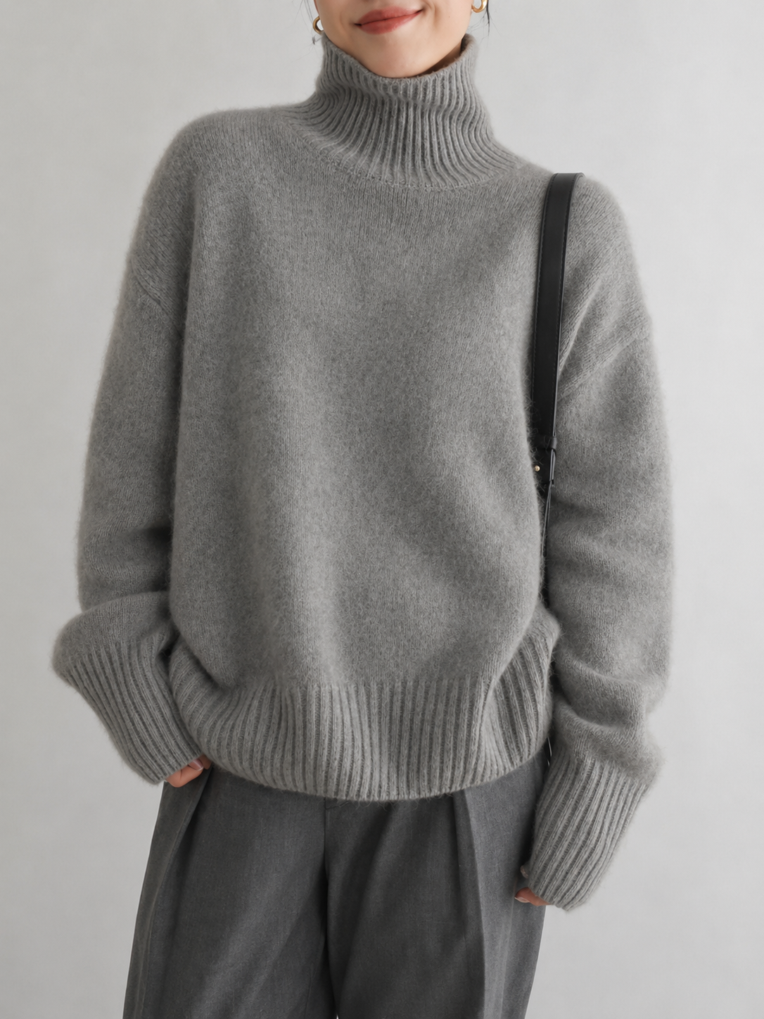 Pull oversize doux en maille et cachemire à col roulé, avec poignets côtelés, pour femme