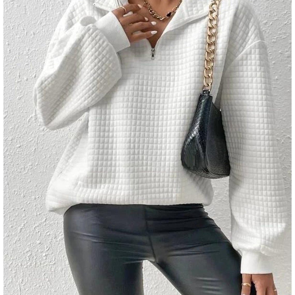 Women's Relaxed Fit Quilted Half-Zip Sweatshirt