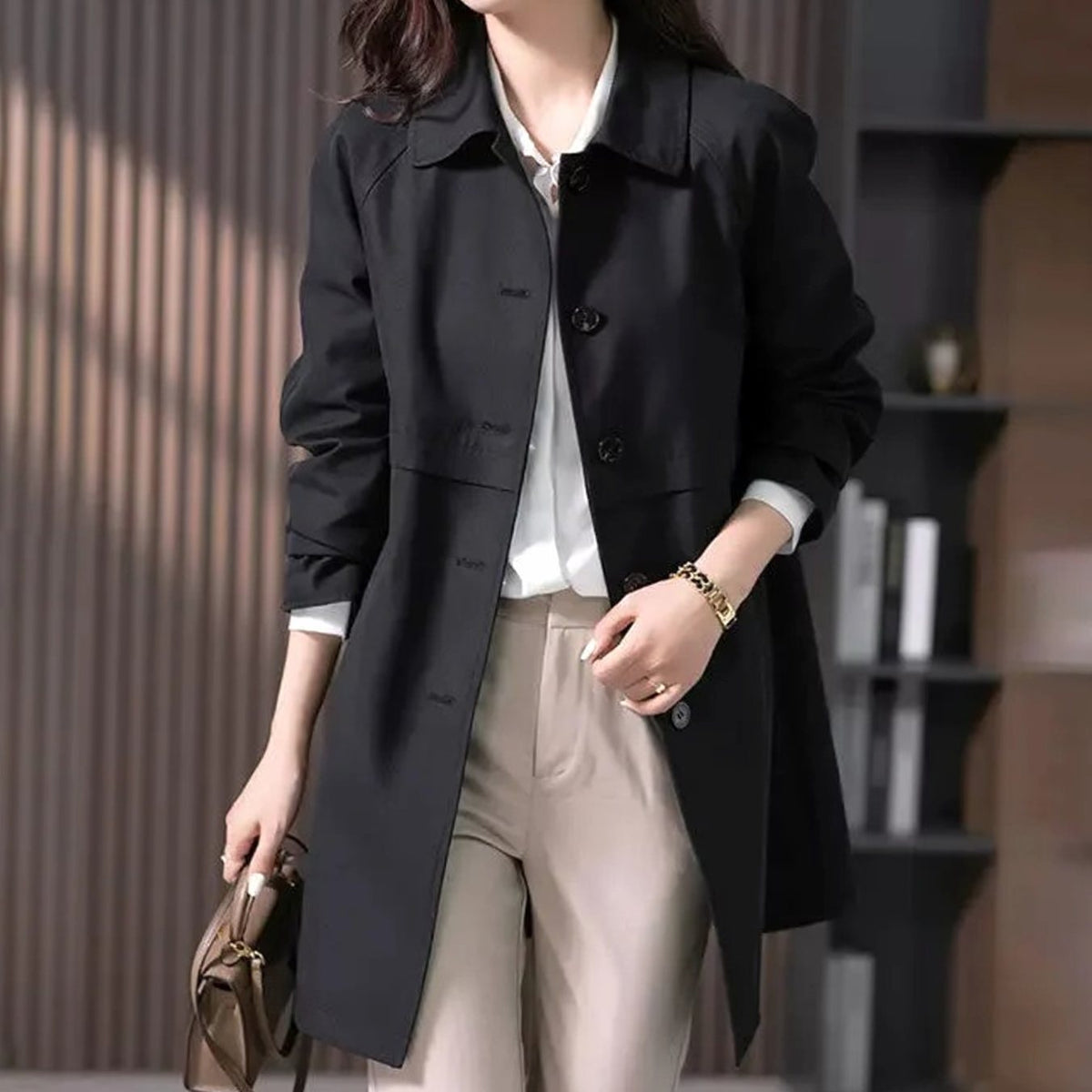Manteau trench long pour femme, boutonnage simple et fermeture boutonnée sur le devant
