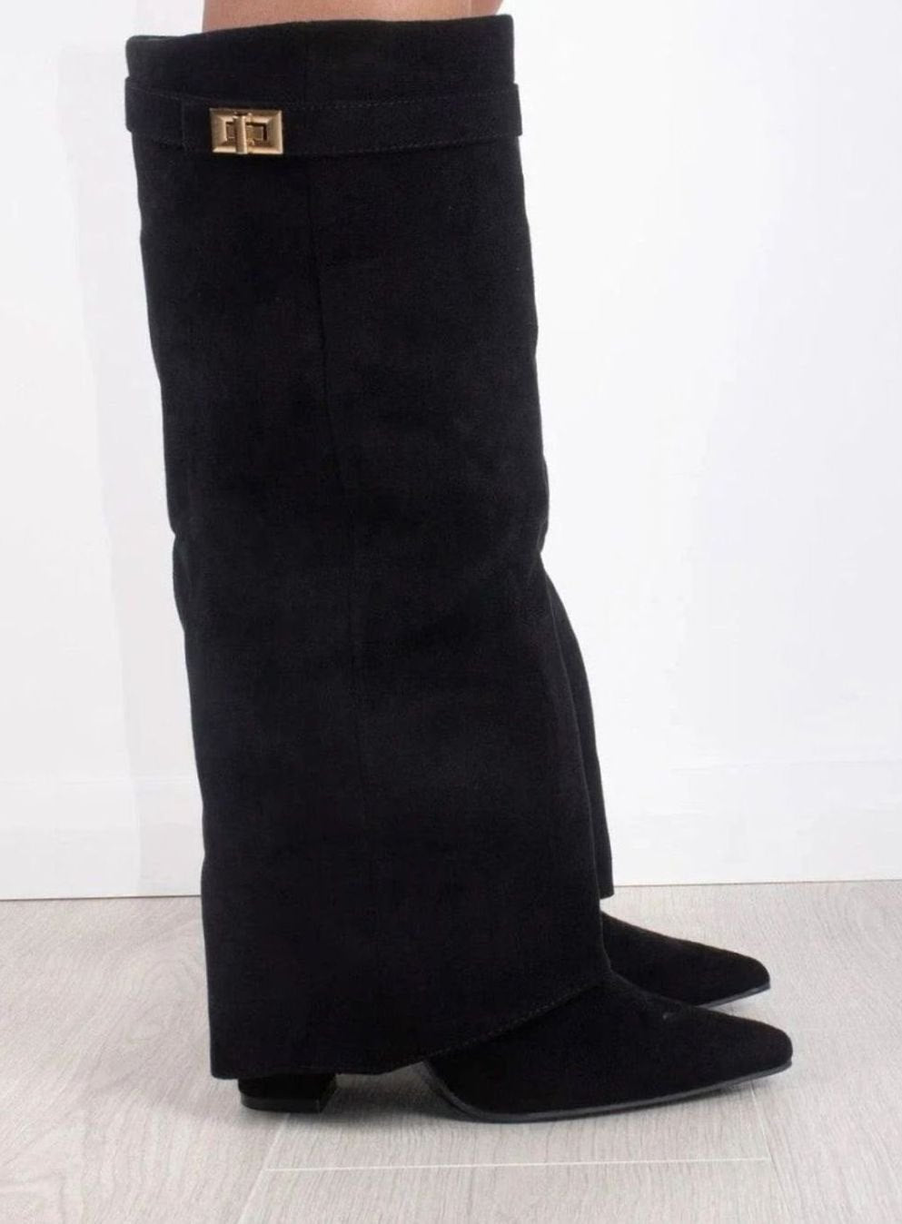 Bottes cuissardes pour femme en daim à bout pointu et boucle dorée