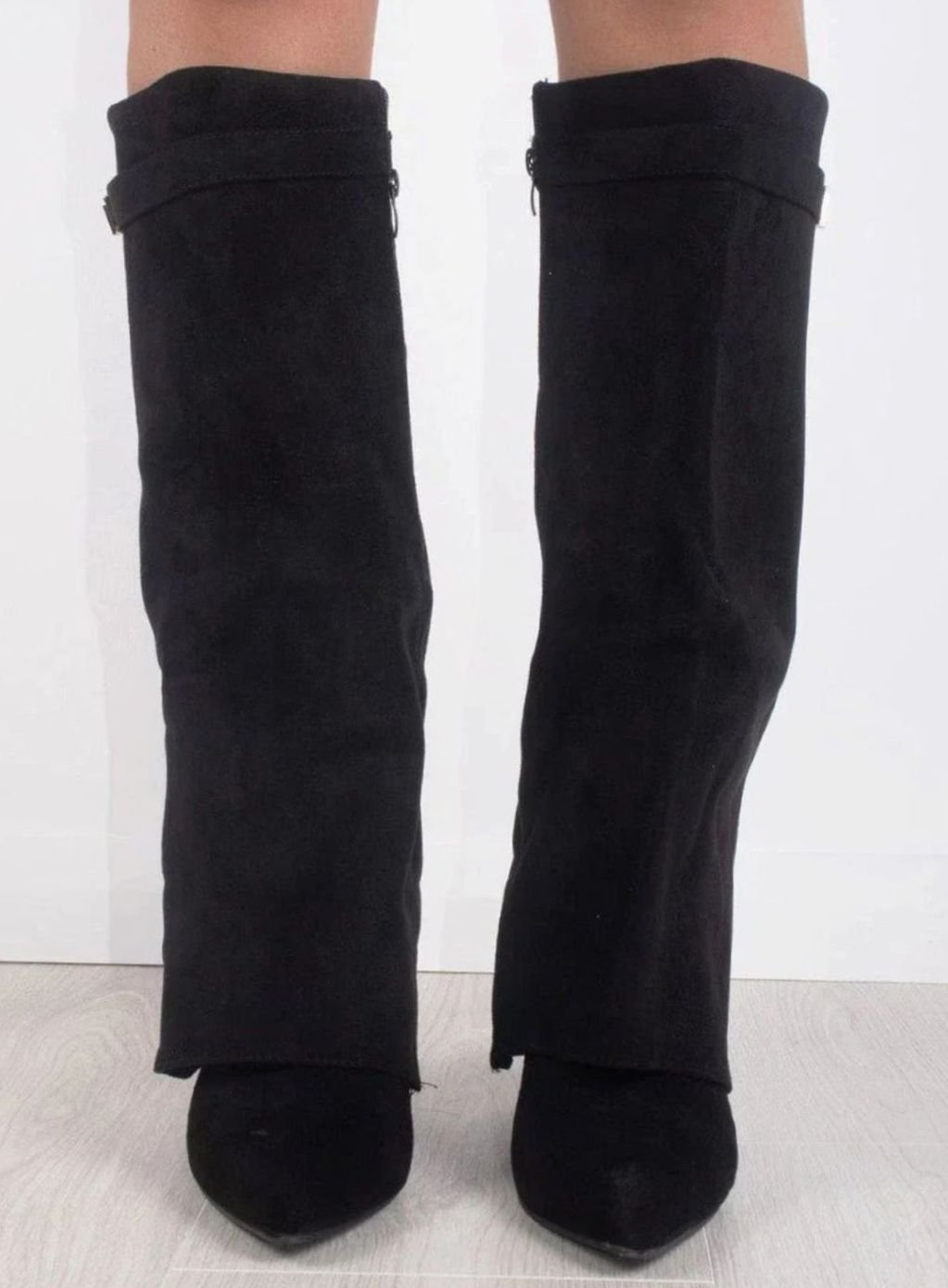 Bottes cuissardes pour femme en daim à bout pointu et boucle dorée