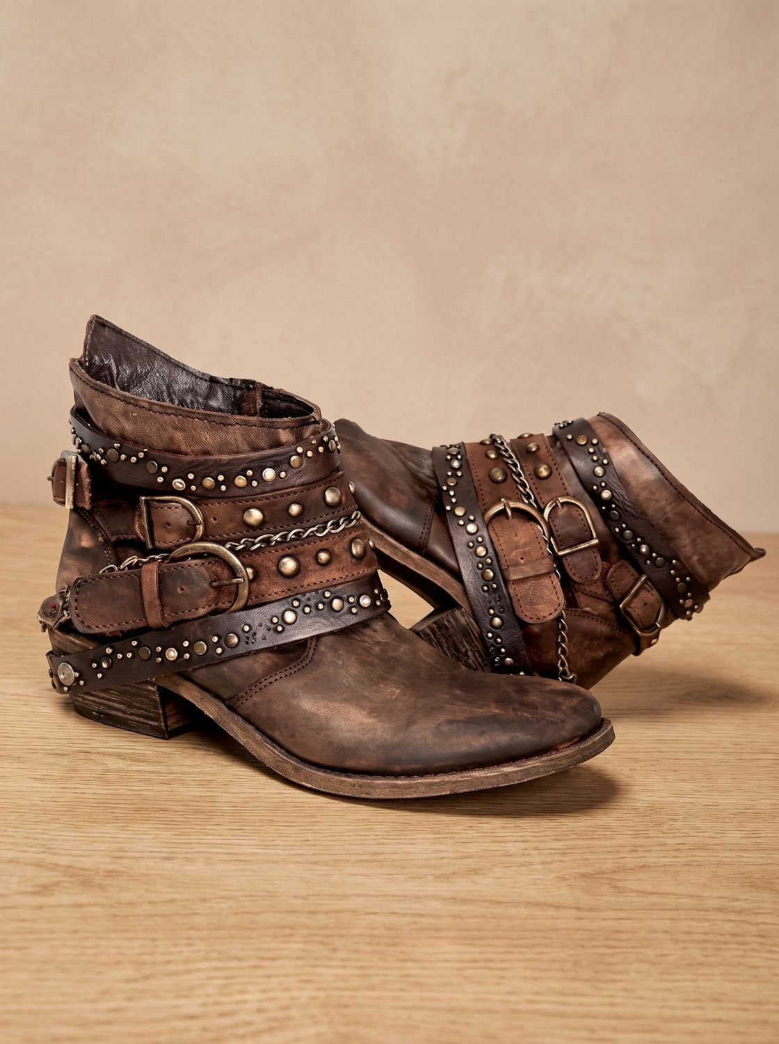 Bottines western vintage à bride à boucle et clous pour femme