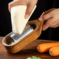 Rallador de Queso con Mango de Madera