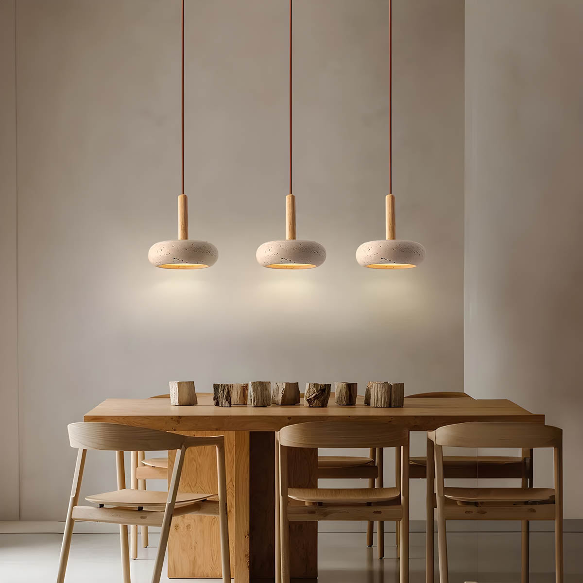 Suspension en travertin jaune — luminaire en pierre, lumière chaleureuse