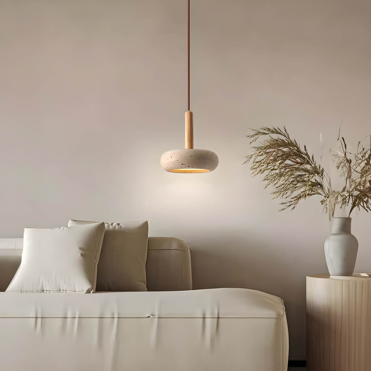 Suspension en travertin jaune — luminaire en pierre, lumière chaleureuse